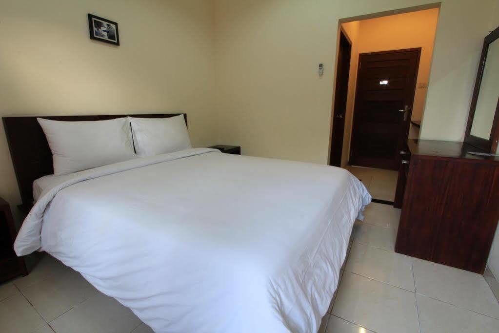 Surya Inn Kuta Lombok Eksteriør billede