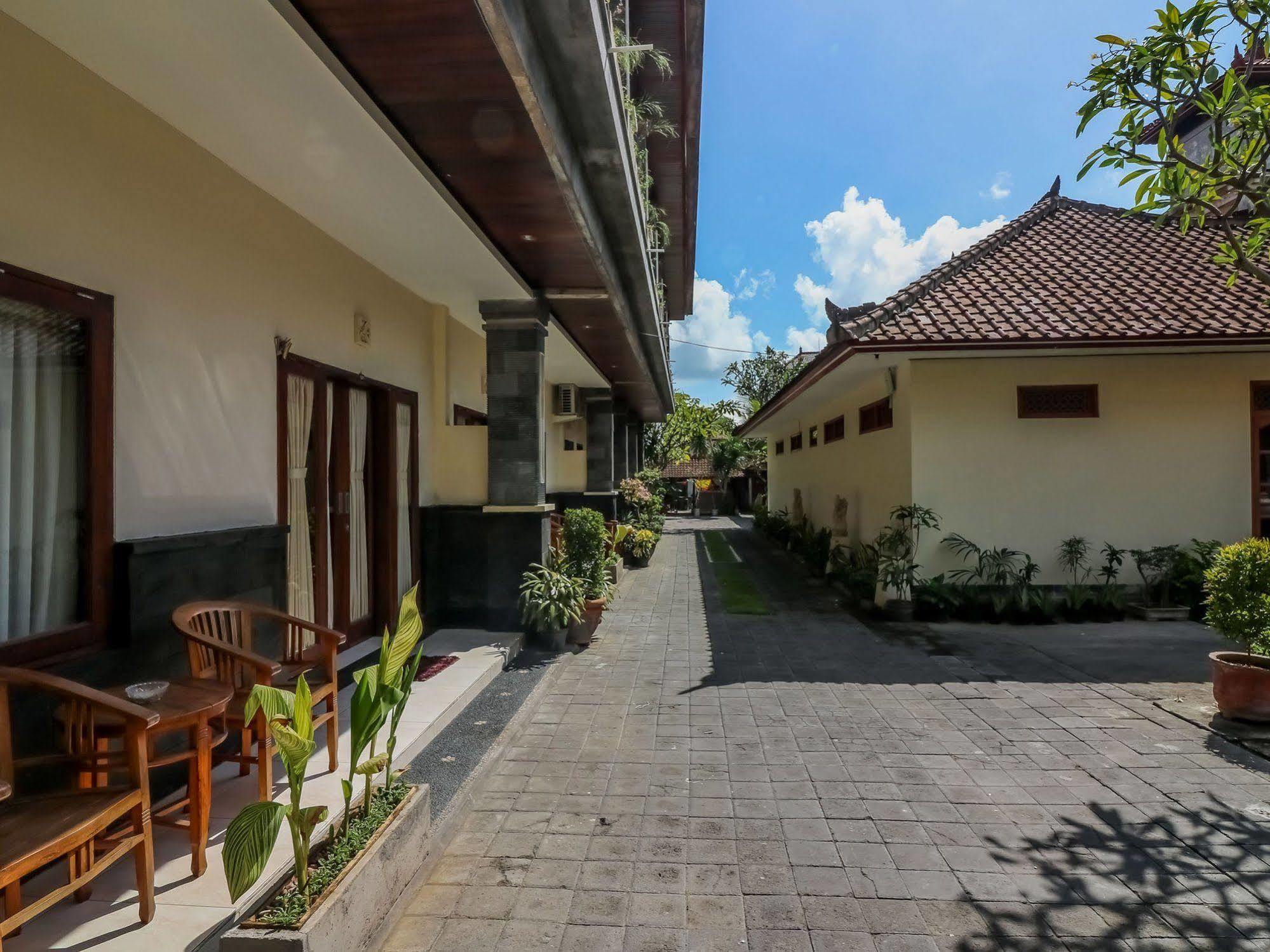 Surya Inn Kuta Lombok Eksteriør billede